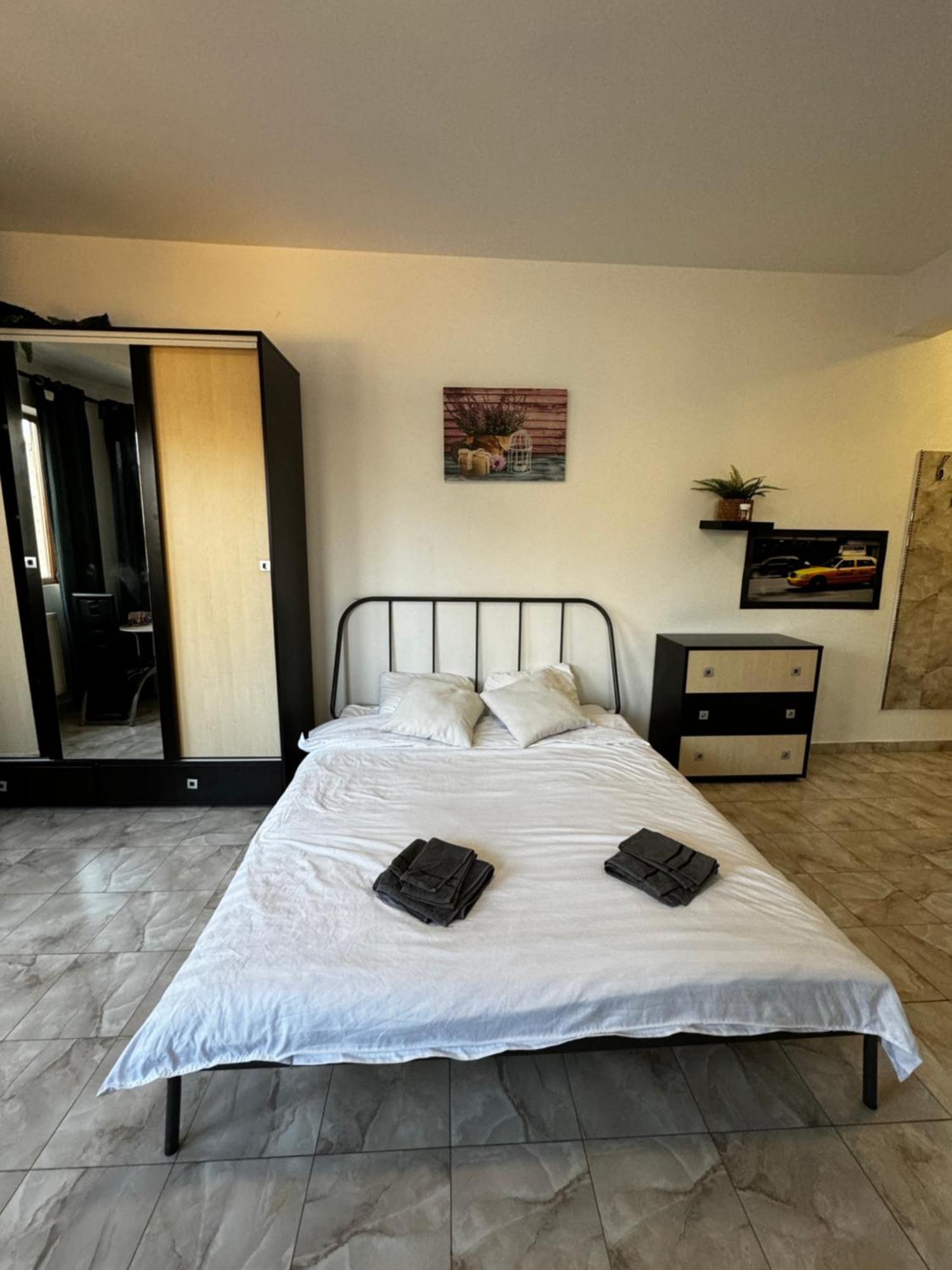 Old Town Studios By Chr Luxury Property بوخارست المظهر الخارجي الصورة
